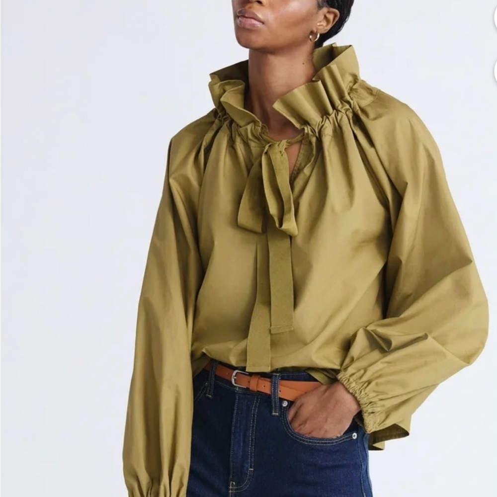 Free Assembly women’s ruffle neck cotton top - Picture 2 of 4